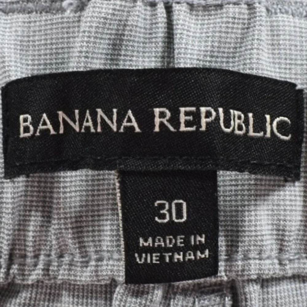 Banana Republic Core Temp Mens Gray Stretch Elastic Waist Shorts Size 30